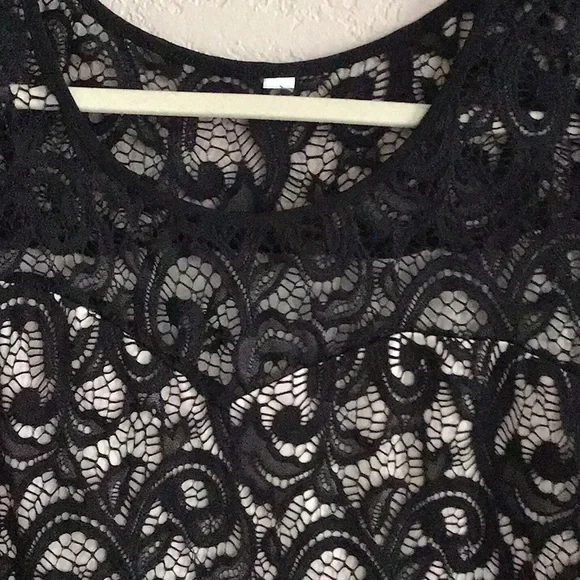 SWEET BLK/WHITE lined lace overlay detail stretch top XL, worn once - Picture 3 of 4
